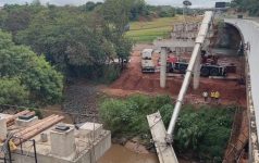 mestre-de-obras-sofre-ferimentos-apos-viga-quebrar-em-construcao-de-ponte-sobre-o-rio-bauru