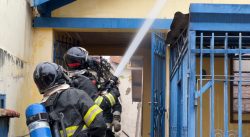 incendio-destroi-casa-no-centro-de-marilia