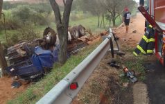 colisao-entre-carretas-deixa-motorista-ferido-na-rodovia-transbrasiliana-em-ourinhos