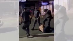 pm-e-flagrado-dando-chute-na-cabeca-de-homem-caido-no-chao-durante-abordagem-no-interior-de-sp;-video